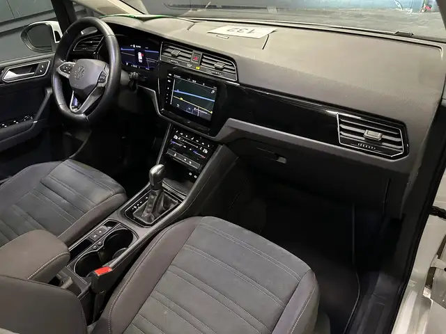 Volkswagen Touran view 12