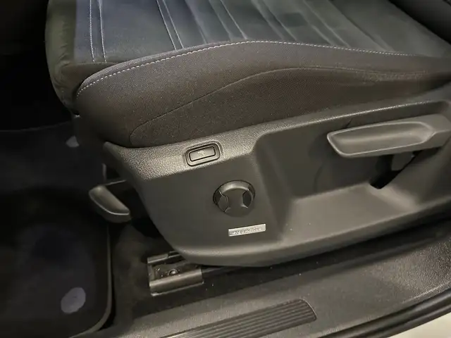 Volkswagen Touran view 16