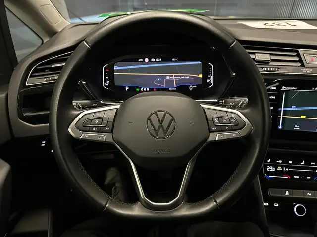 Volkswagen Touran view 18