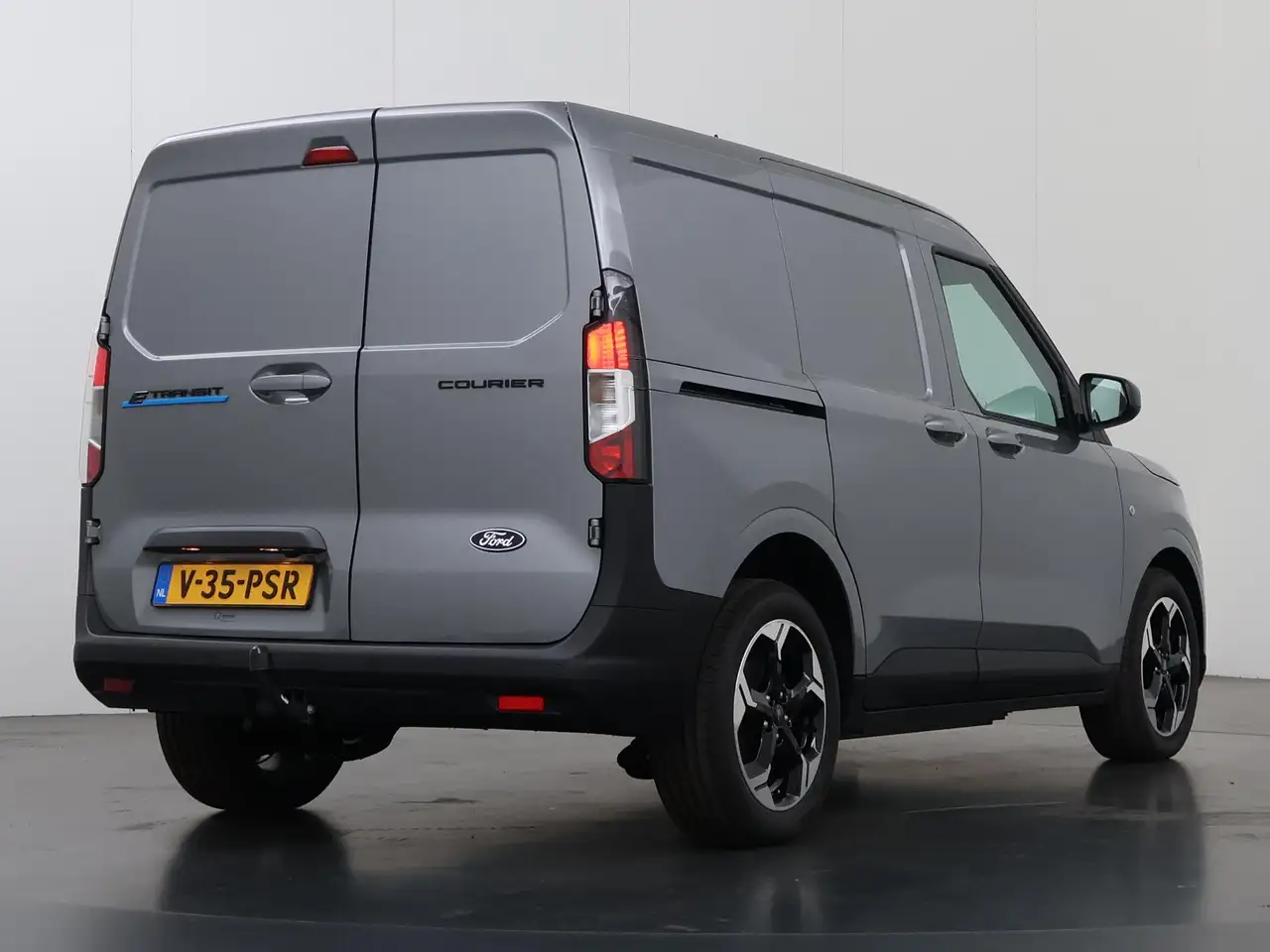Ford Transit Courier 2026