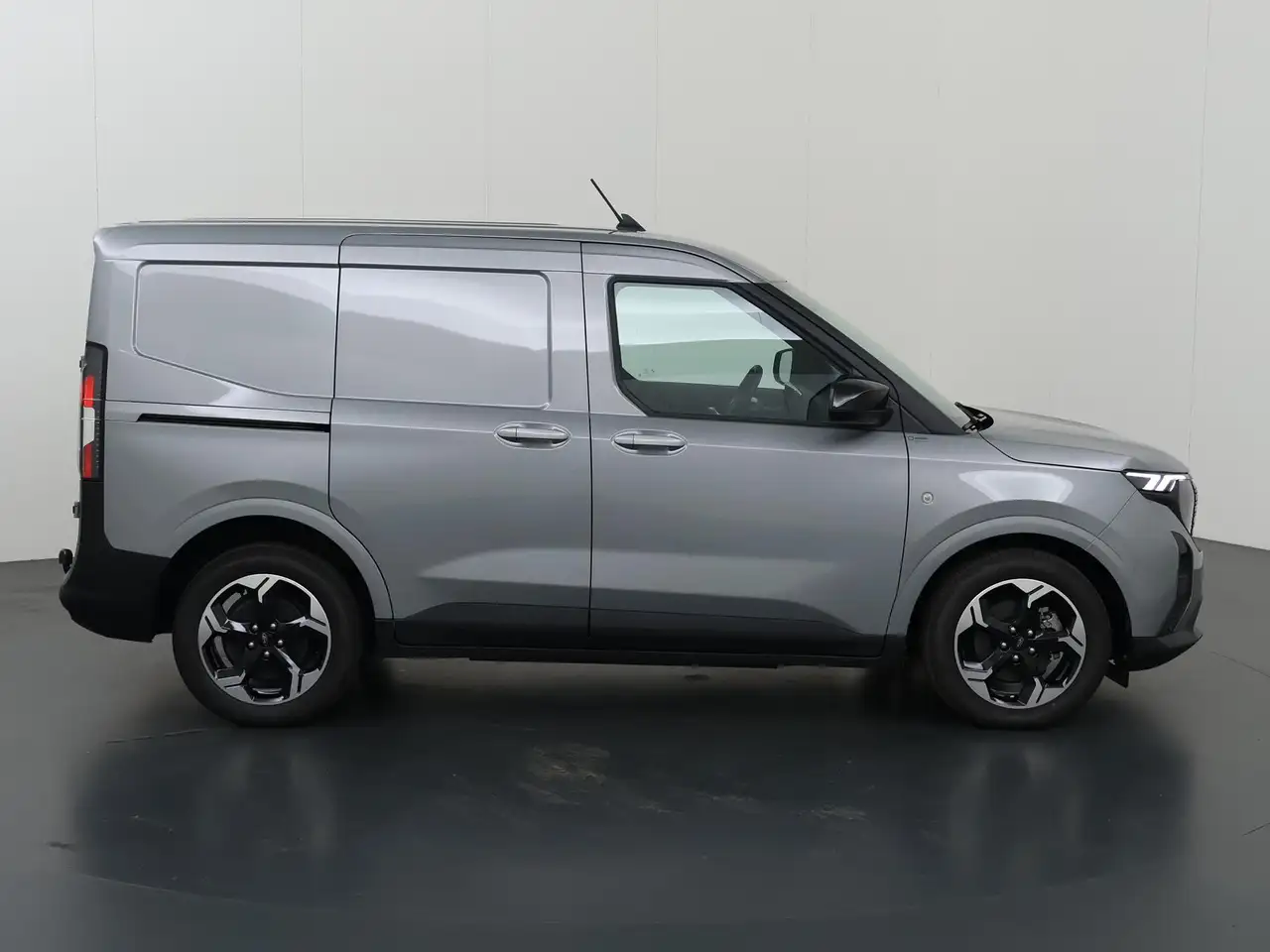 Ford Transit Courier 2026 — фото 6
