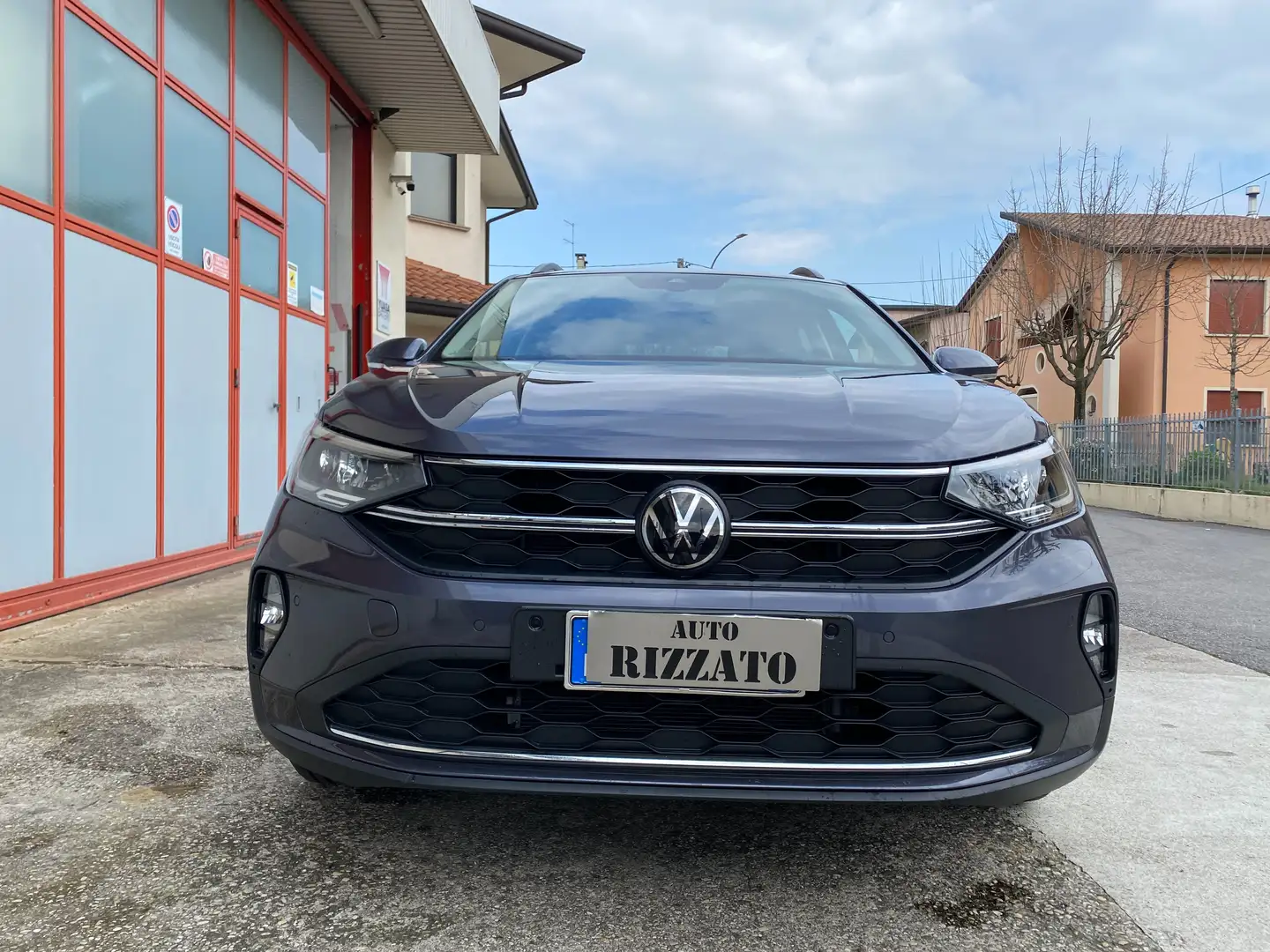Volkswagen Taigo Taigo 1.0 tsi Life 95cv - KM 7.600 Grijs - 2
