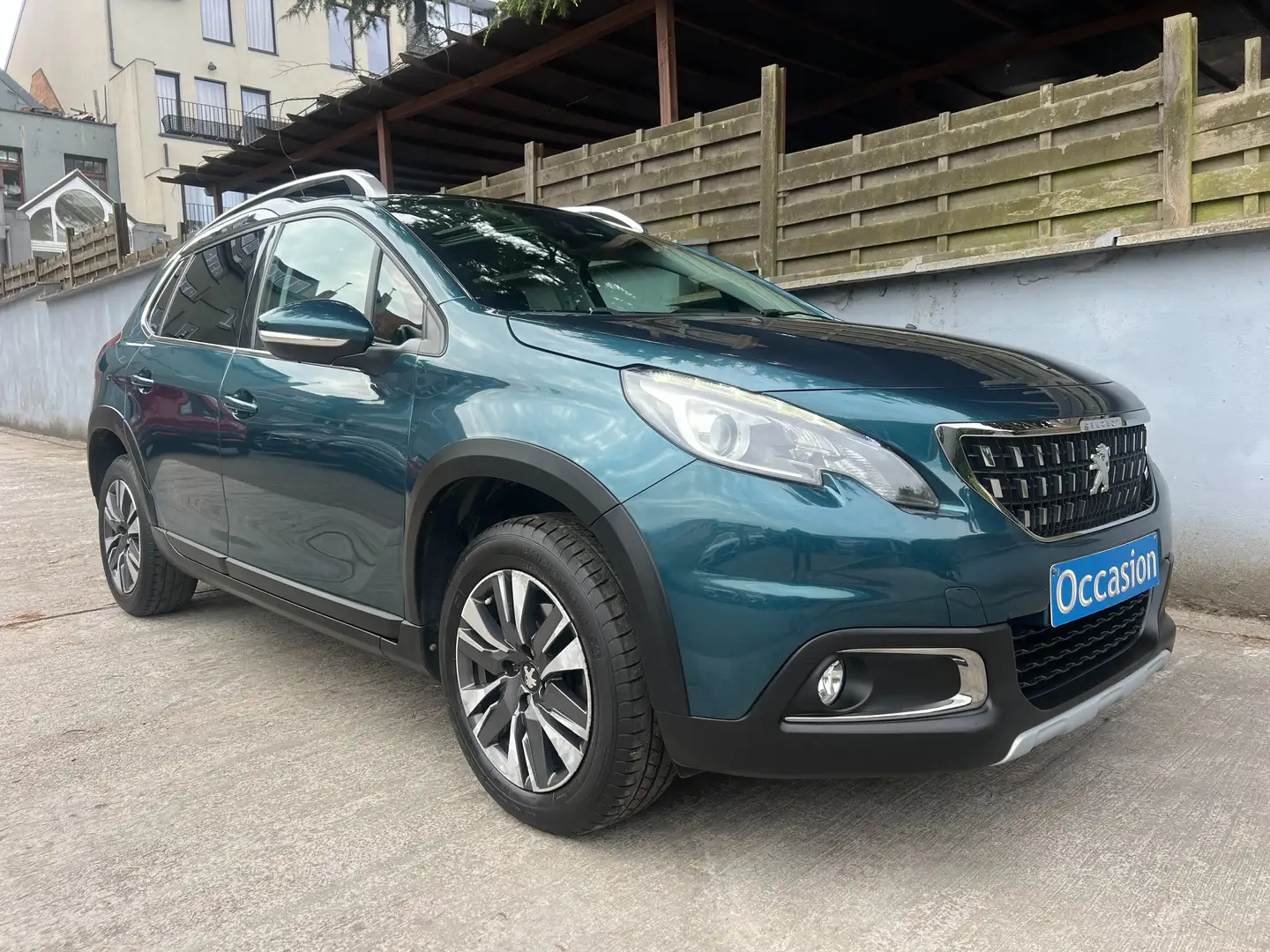 Peugeot 2008 1.2i 130cv PureTech Allure S Automatique Bleu - 1