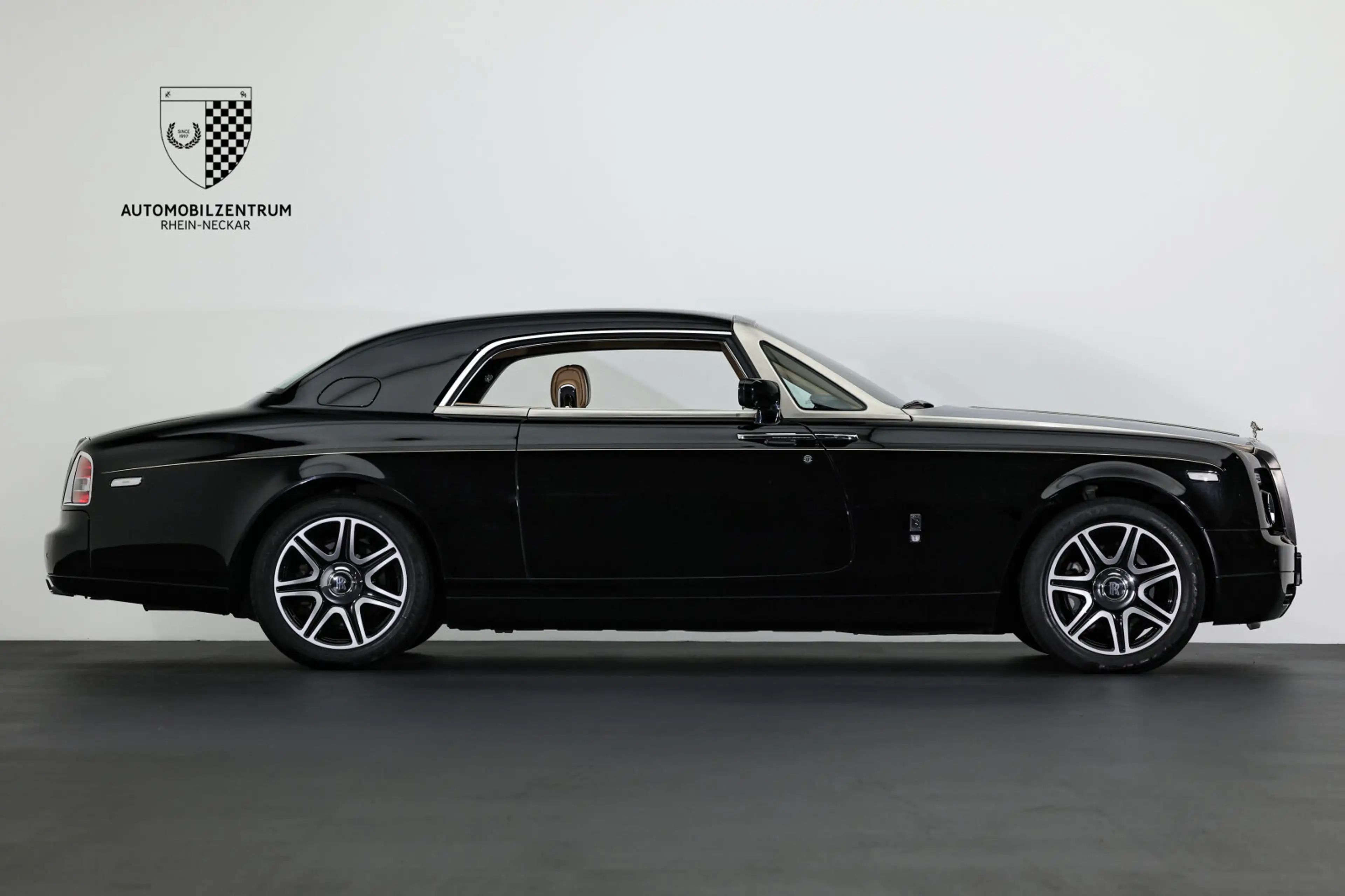 Rolls-Royce Phantom Phantom Coupe DiamondBlack/Coachline/Kamera — photo 9