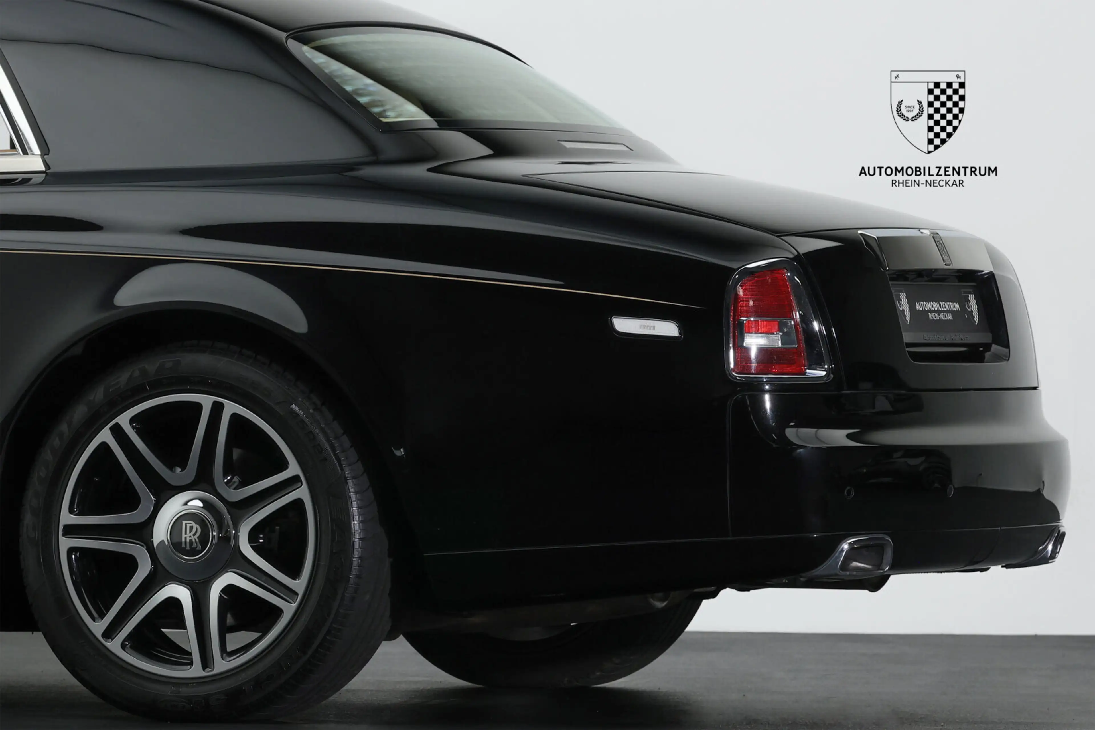 Rolls-Royce Phantom Phantom Coupe DiamondBlack/Coachline/Kamera — photo 15