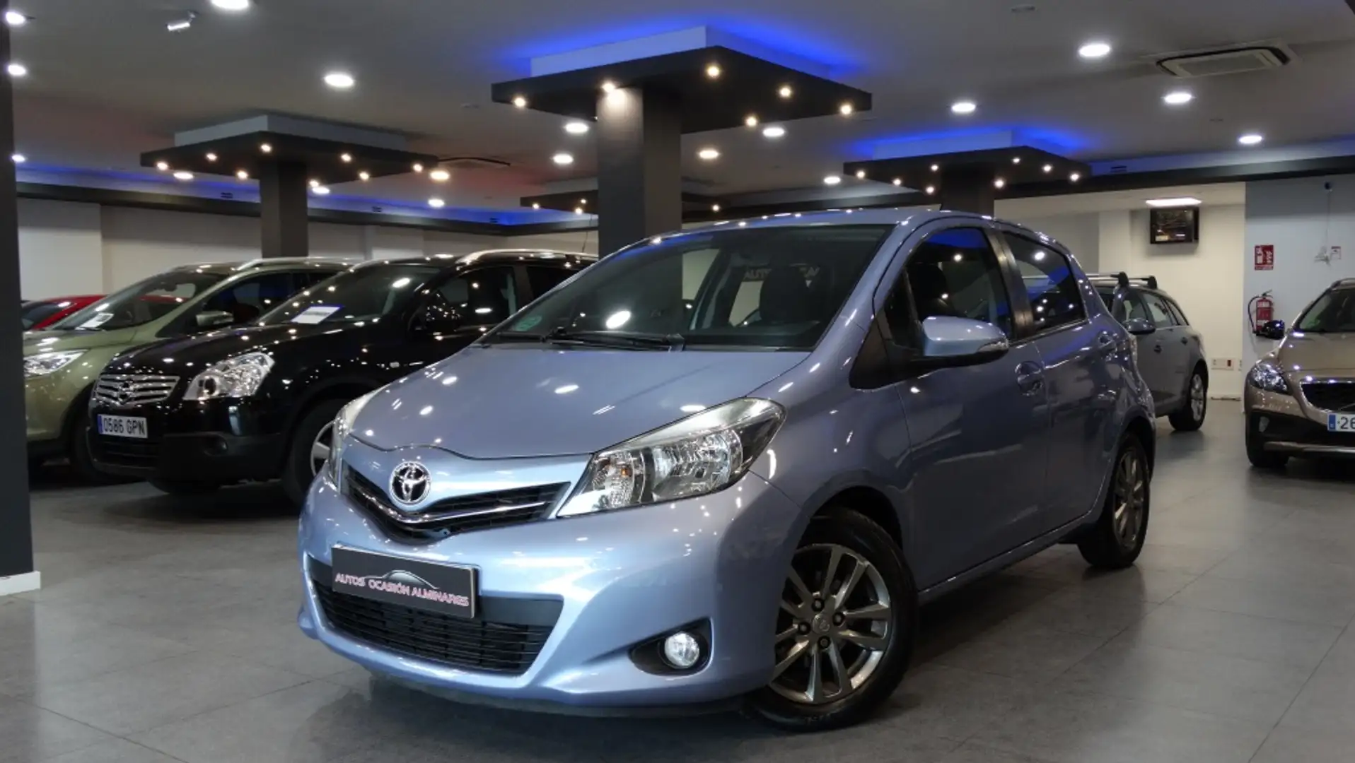 Toyota Yaris 1.3 Active Blu/Azzurro - 1