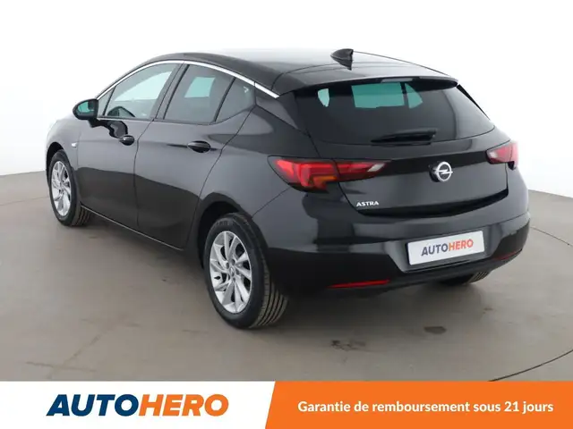 Opel Astra view 4