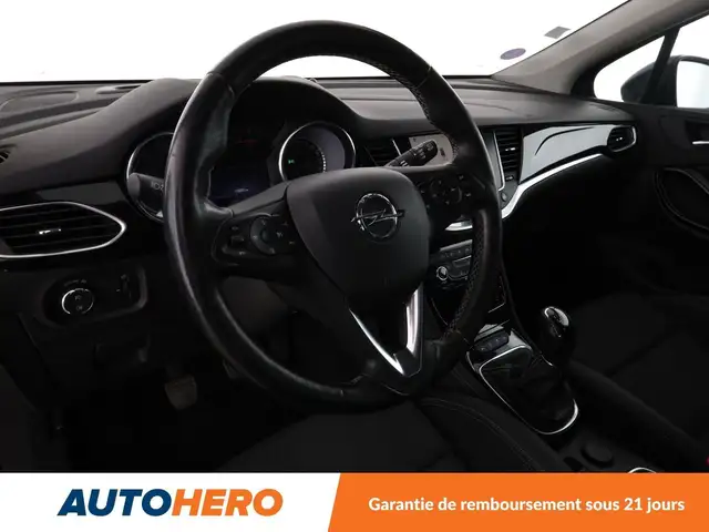 Opel Astra view 11