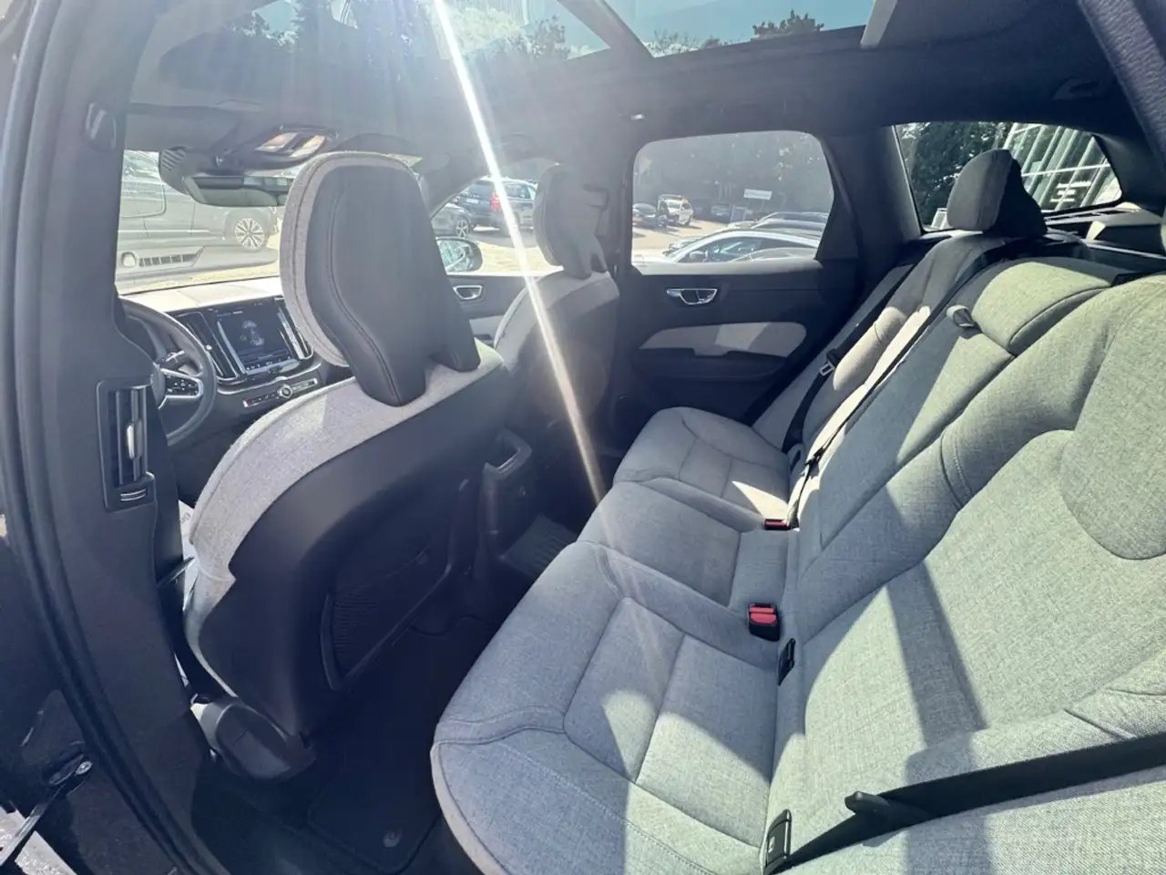 Volvo XC60 Inscription T8 AWD 22 Zoll Felge HarmanKardon Pano, миниатюра 6