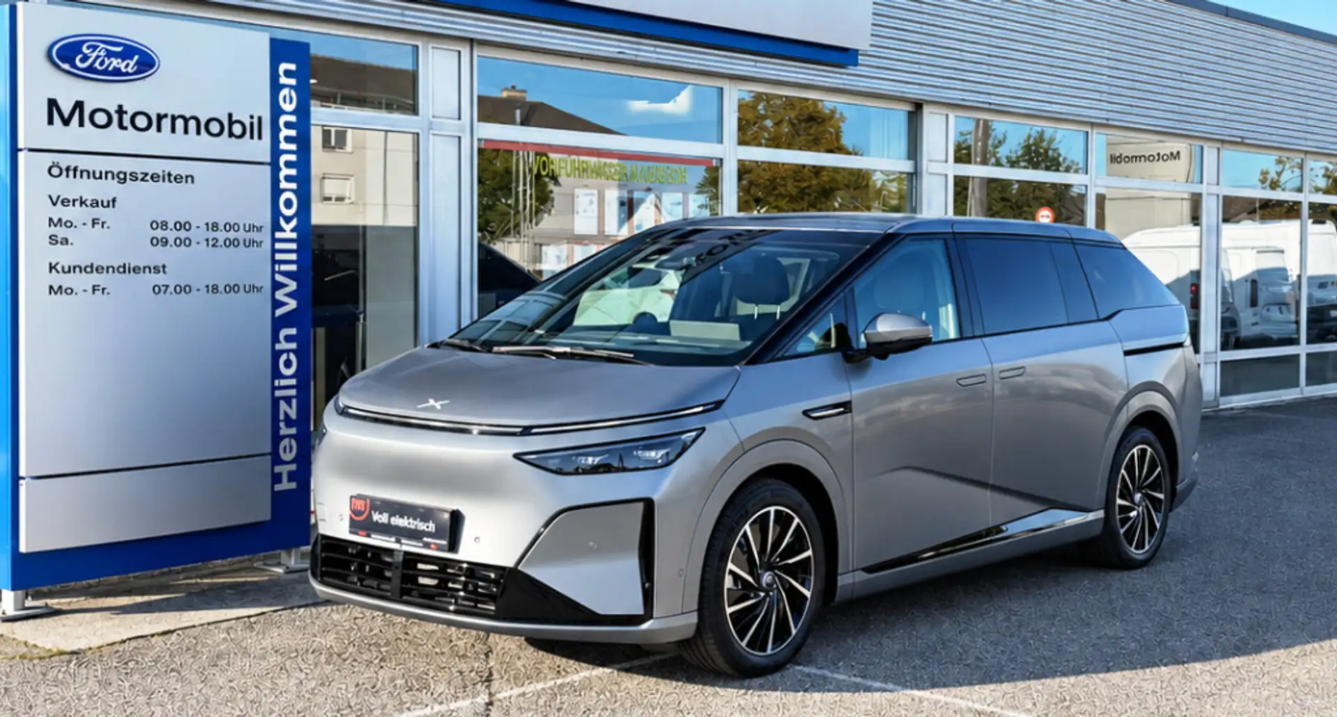 Xpeng X9 Long Range FWD 110kWh Grau - 1