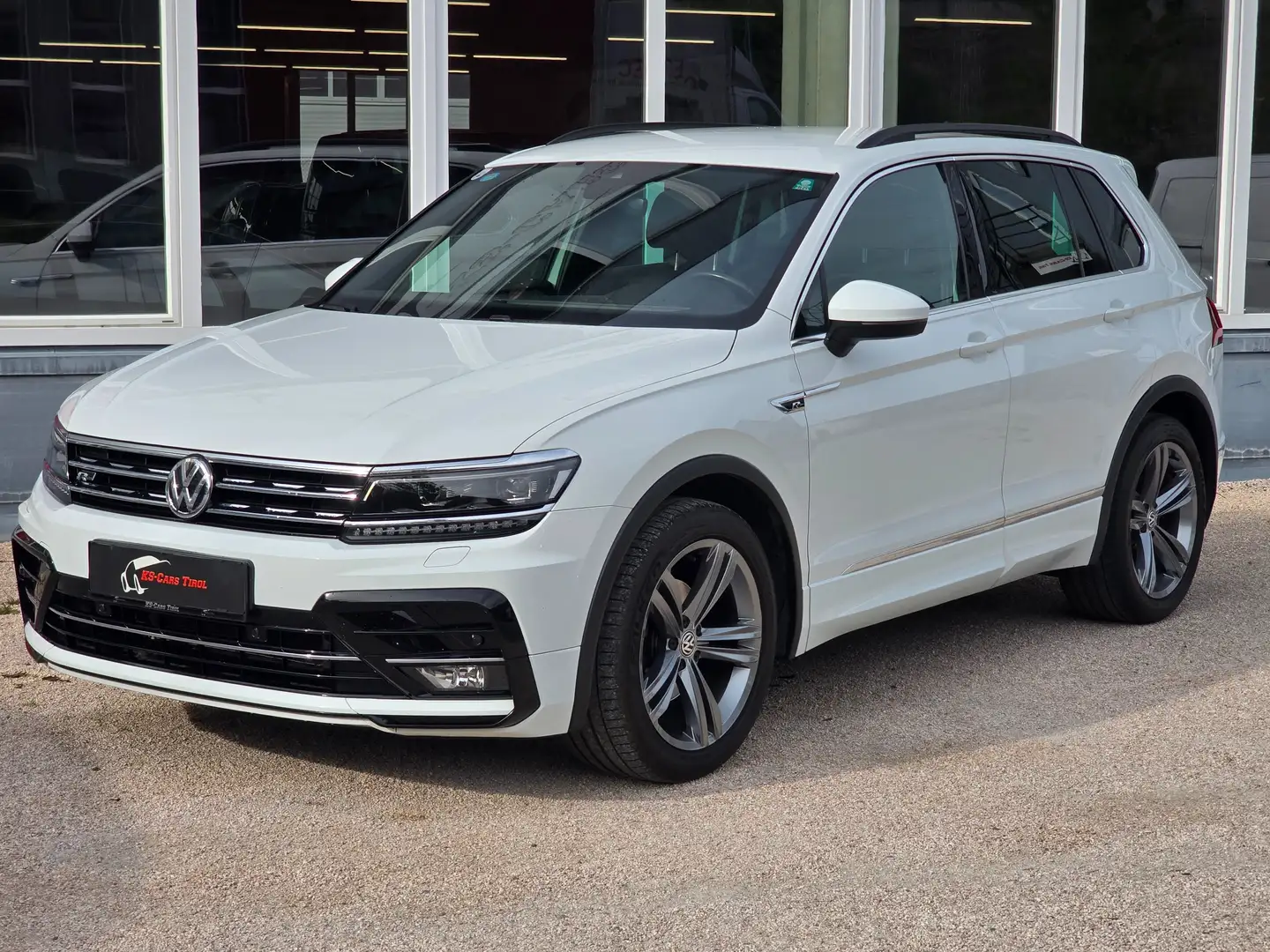 Volkswagen Tiguan 2.0 TDI R-LINE Weiß - 2