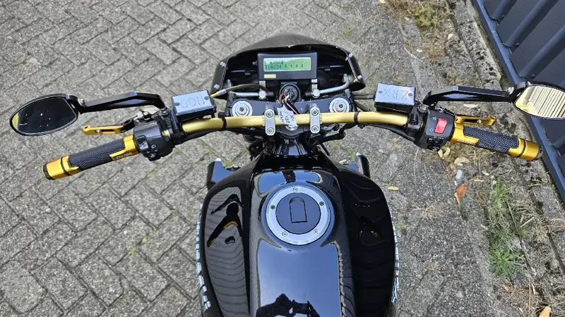Kawasaki ZRX 1100 - foto 6
