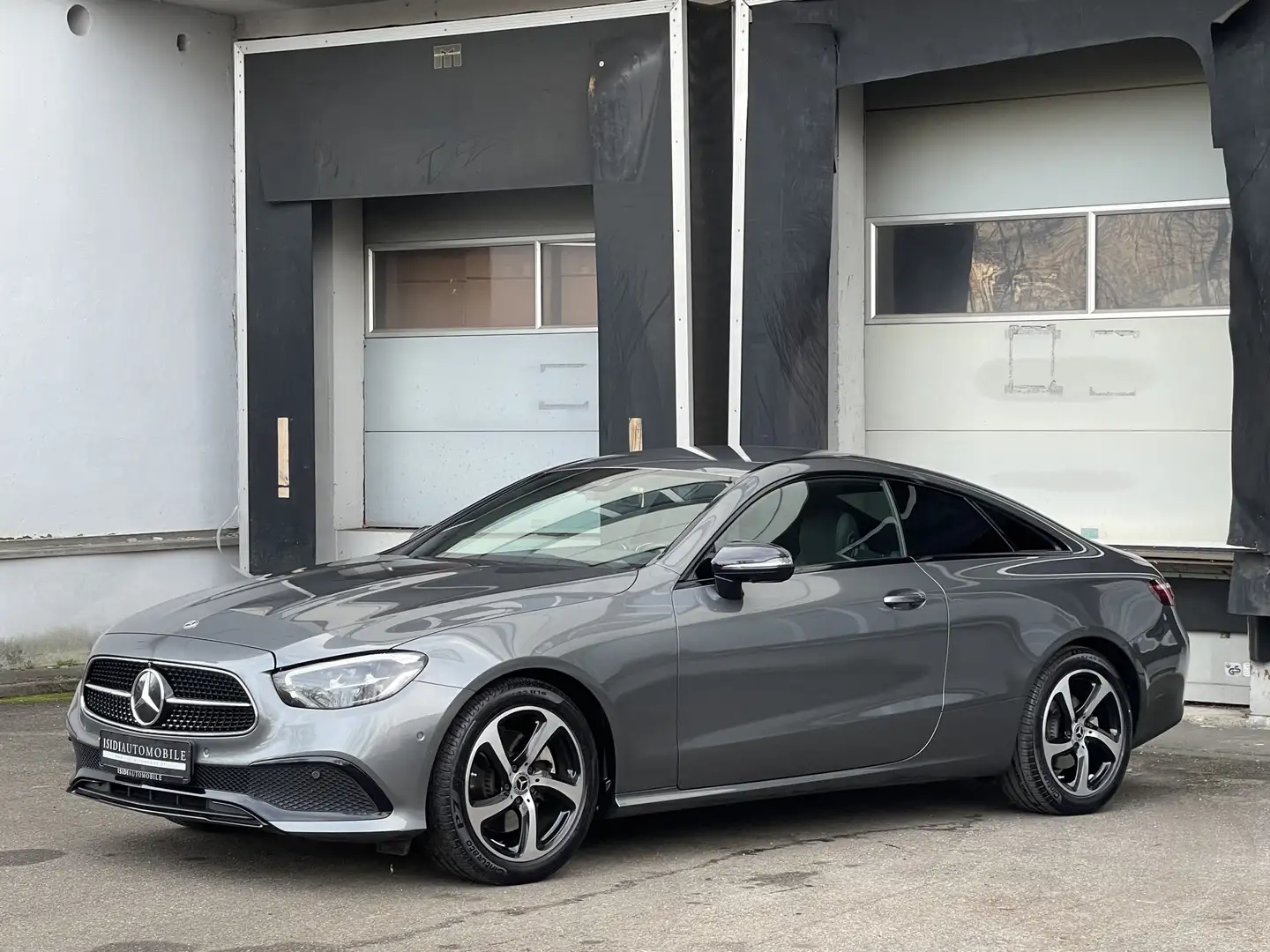 Mercedes-Benz E 200 Coupe Avantgarde Night LED MBUX Kamera360° siva - 2