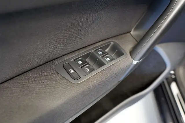 Volkswagen Golf Sportsvan view 14