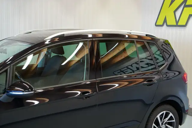 Volkswagen Golf Sportsvan view 12