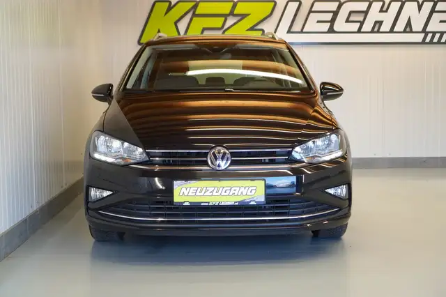 Volkswagen Golf Sportsvan view 9