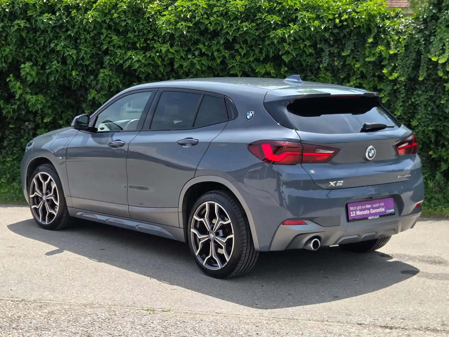 BMW X2 xDrive 25e PHEV F39 // M-PAKET / LED / KAMERA / HEAD-UP / AMBIENTE // Grau - 2