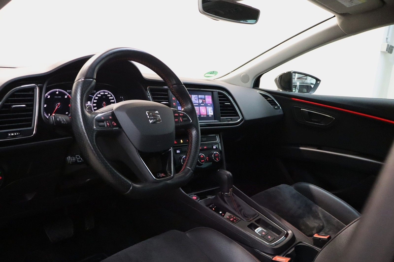 SEAT Leon FR ST 2,0 TDI DSG LED CarPlay ACC Kamera — photo 7