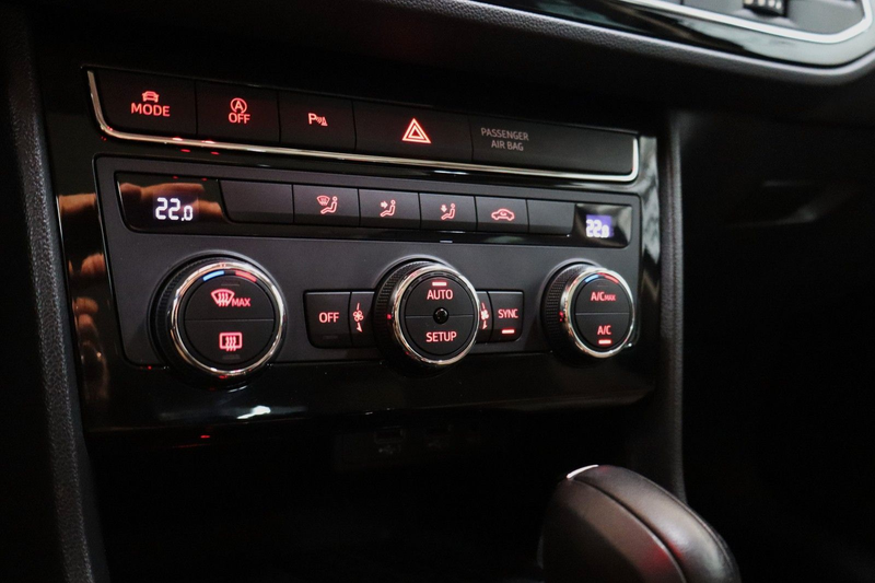 SEAT Leon FR ST 2,0 TDI DSG LED CarPlay ACC Kamera — photo 14