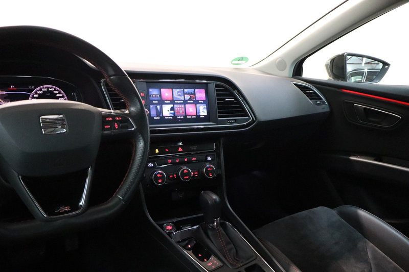 SEAT Leon FR ST 2,0 TDI DSG LED CarPlay ACC Kamera — photo 8