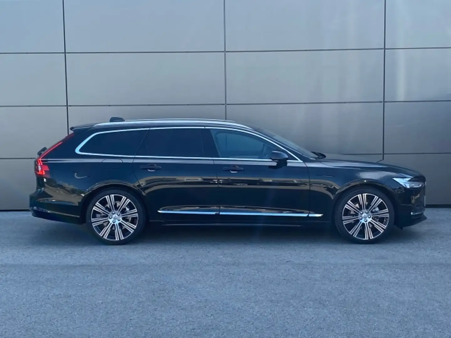 Volvo V90 V90 Plus, B4 Mild Hybrid, Diesel, Bright Schwarz - 2