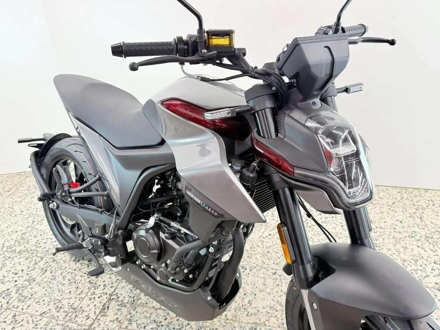 Malaguti Drakon DUKE 125 ABS  4 Jahre Garantie Alb - 2
