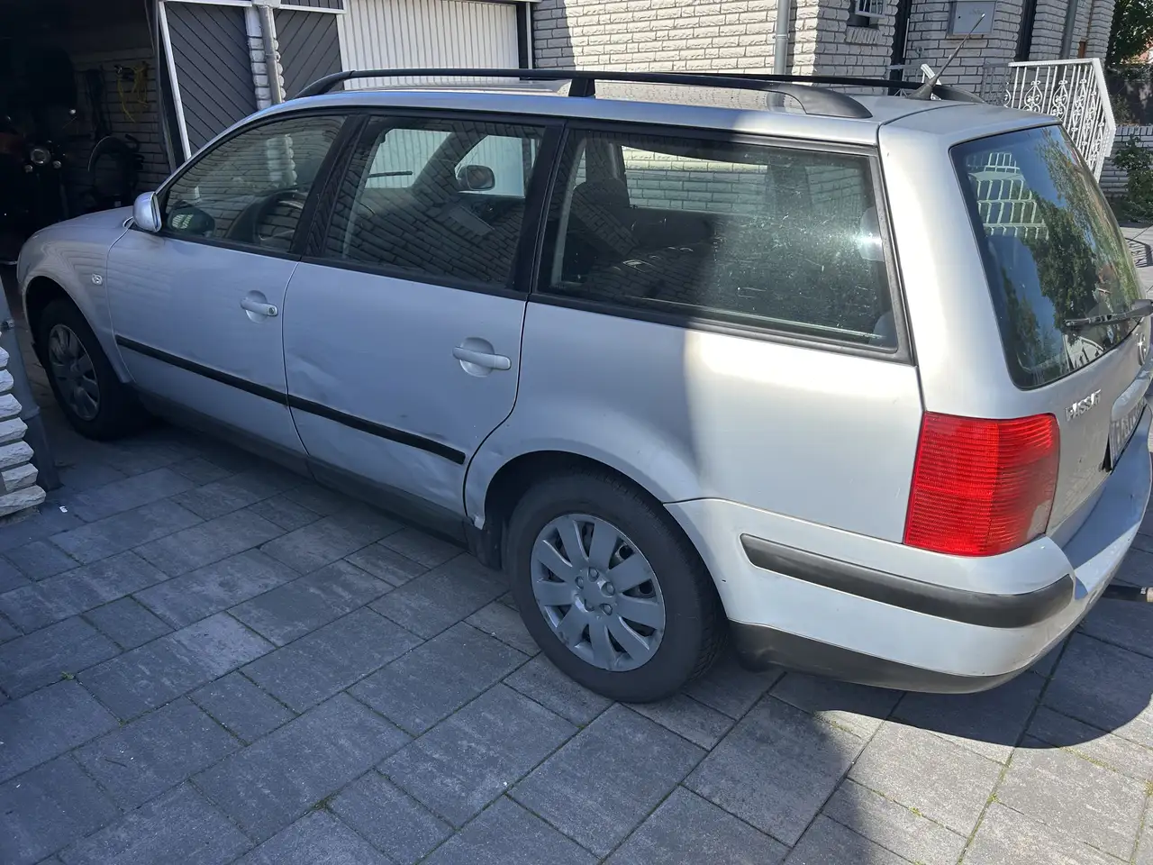 Volkswagen Passat Variant 1.6 TÜV 01/2027, foto 2