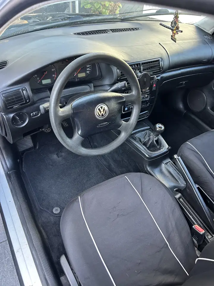 Volkswagen Passat Variant 1.6 TÜV 01/2027, foto 4