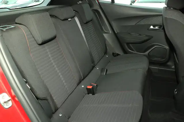 Peugeot E-2008 view 8