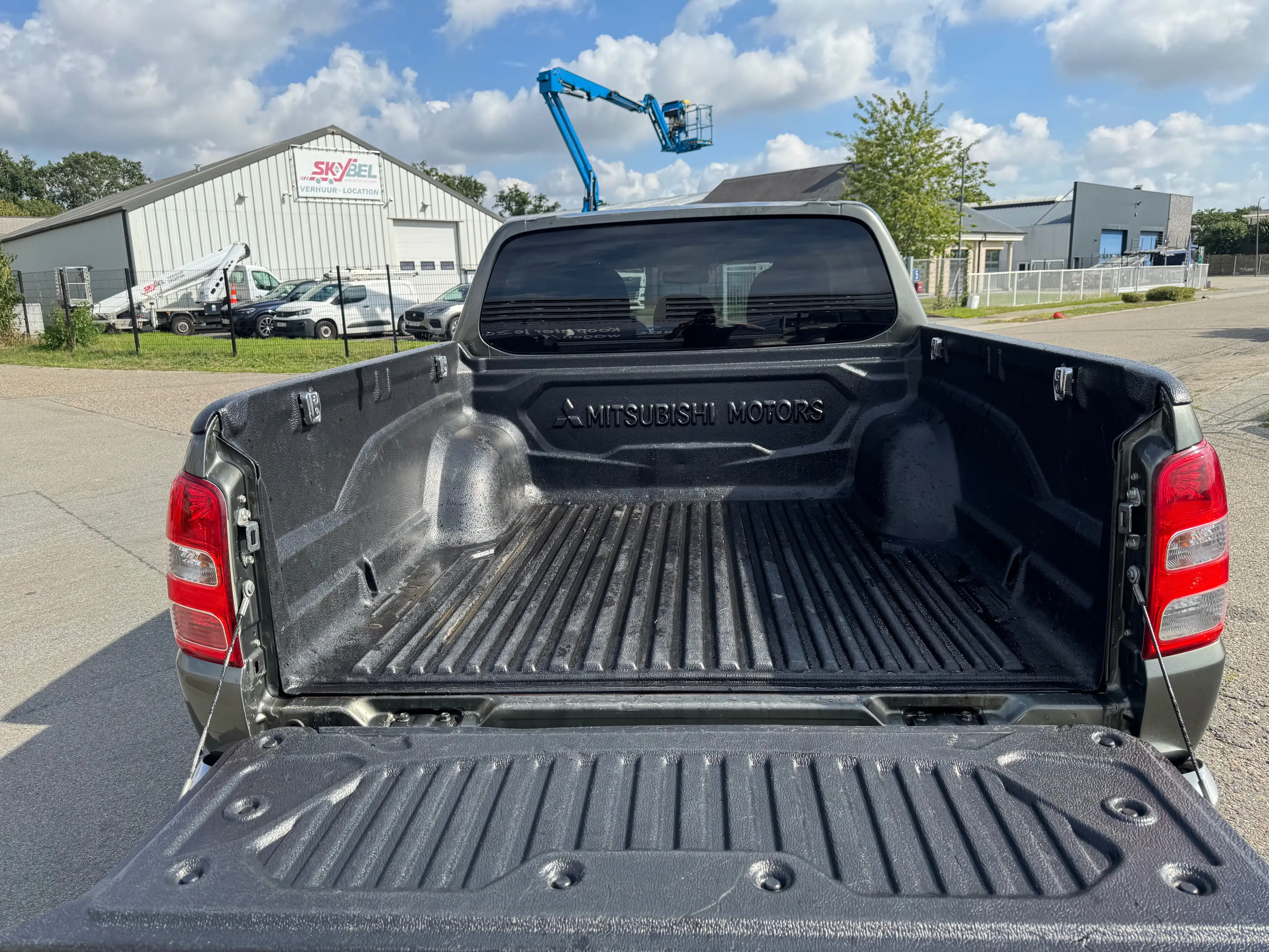 Mitsubishi L200 2.4 DI-D 4WD Instyle (EU6) — photo 11
