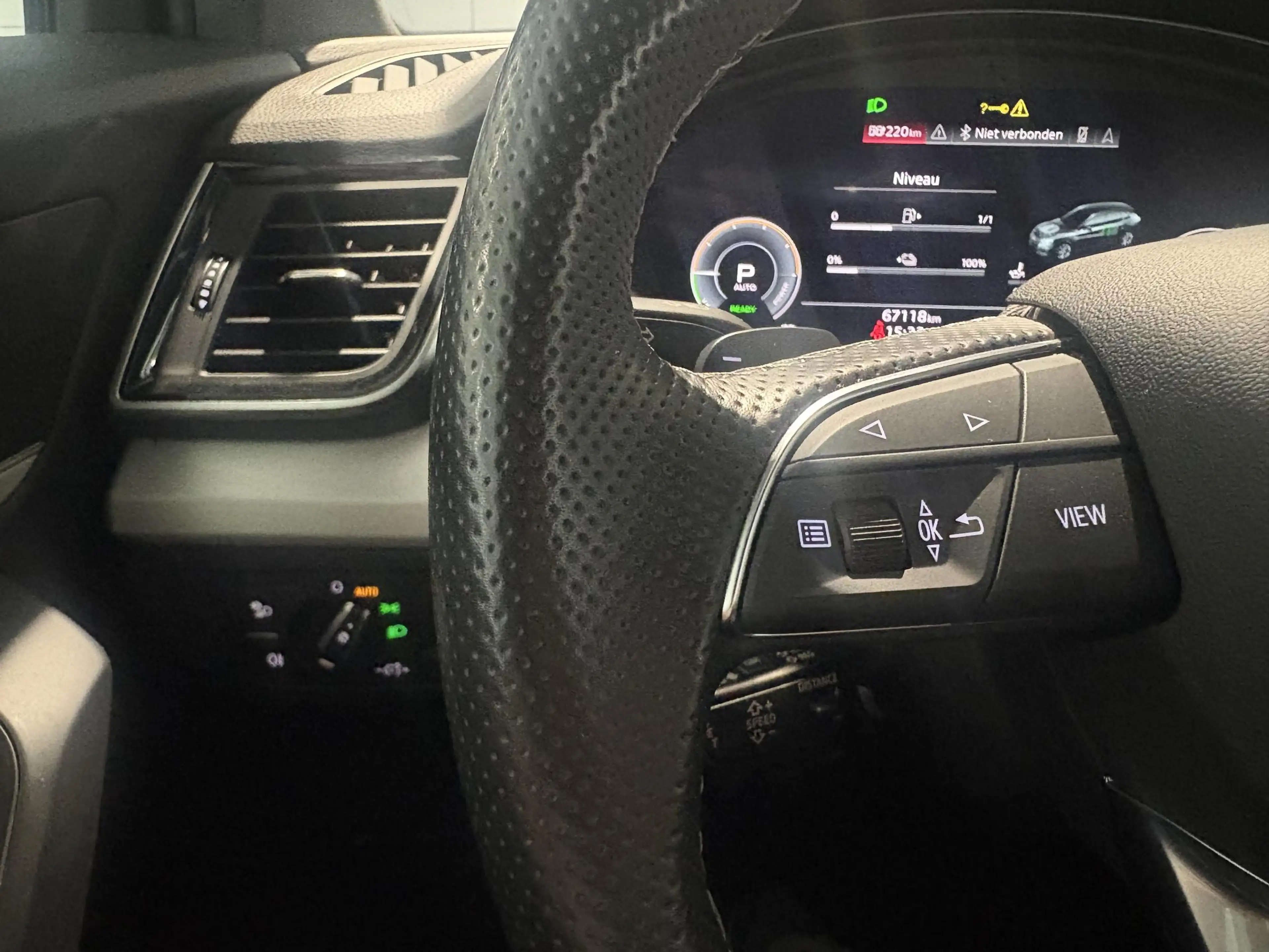 Audi Q5 50 TFSI e Pro Line — photo 15