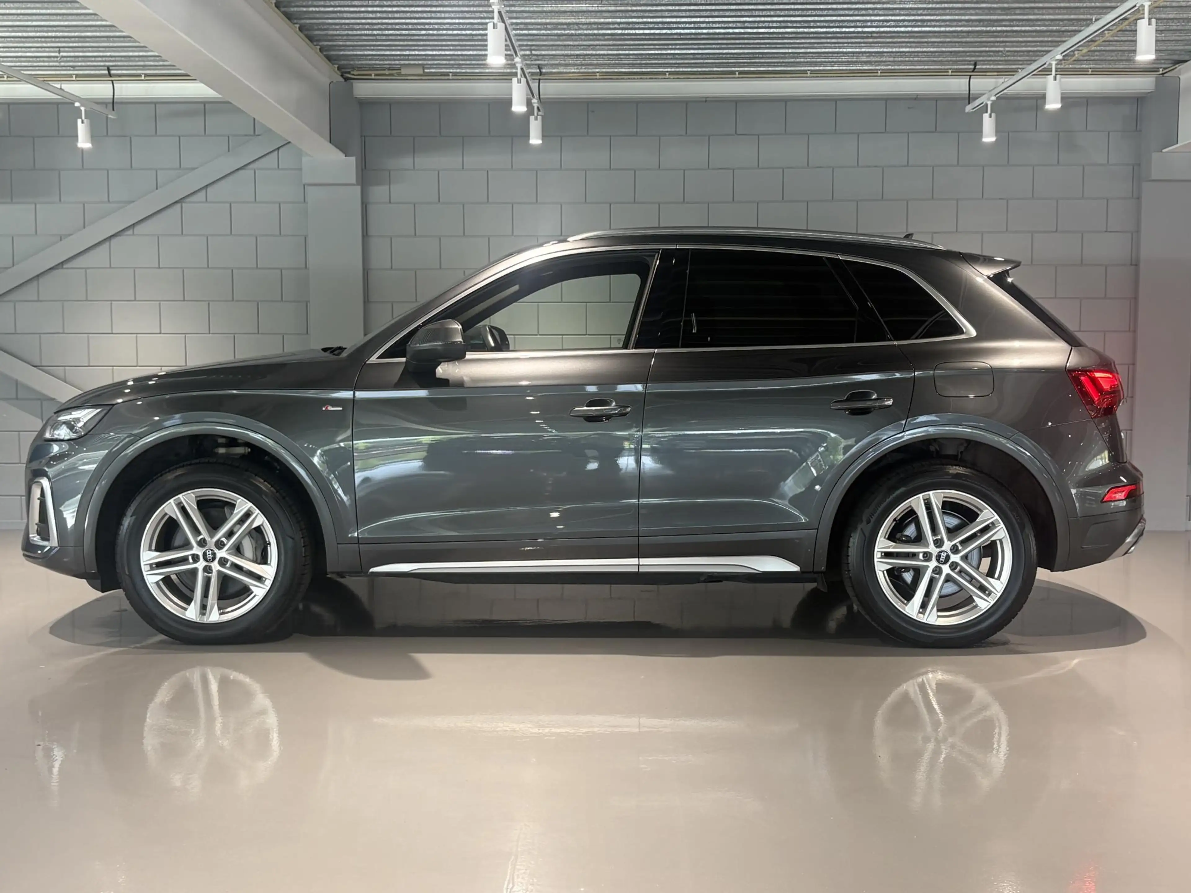 Audi Q5 50 TFSI e Pro Line — photo 6