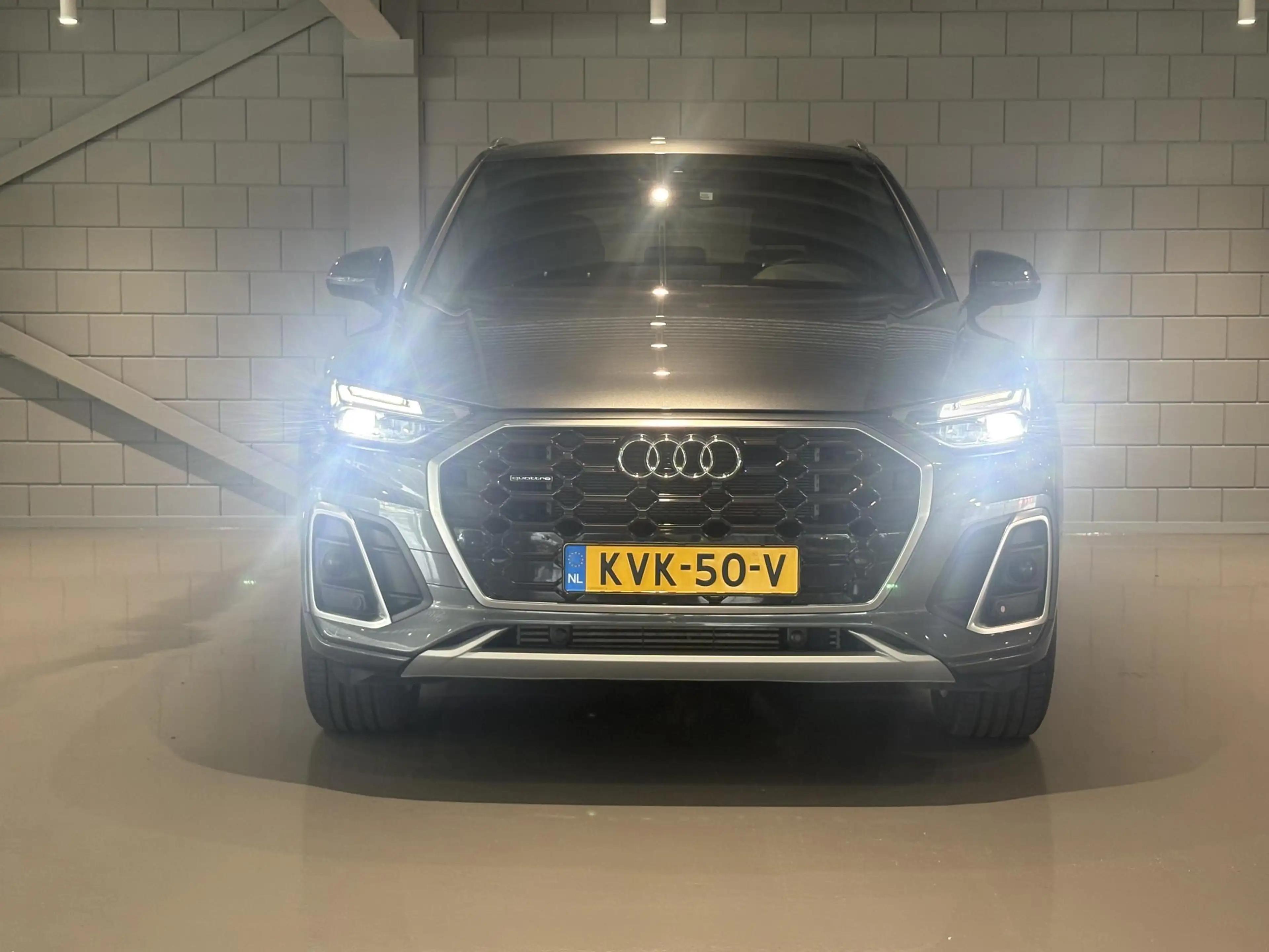 Audi Q5 50 TFSI e Pro Line — photo 3