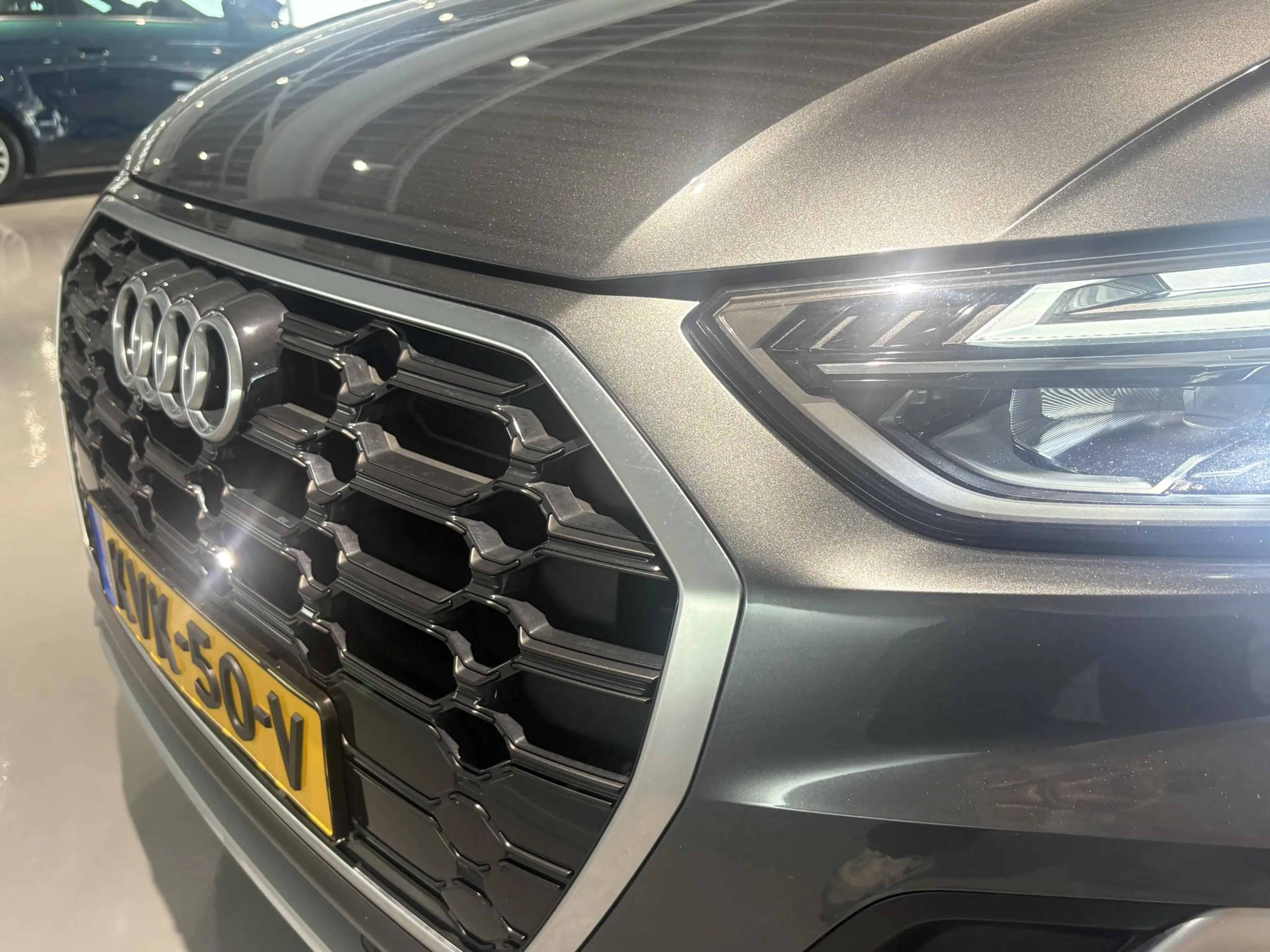 Audi Q5 50 TFSI e Pro Line — photo 9