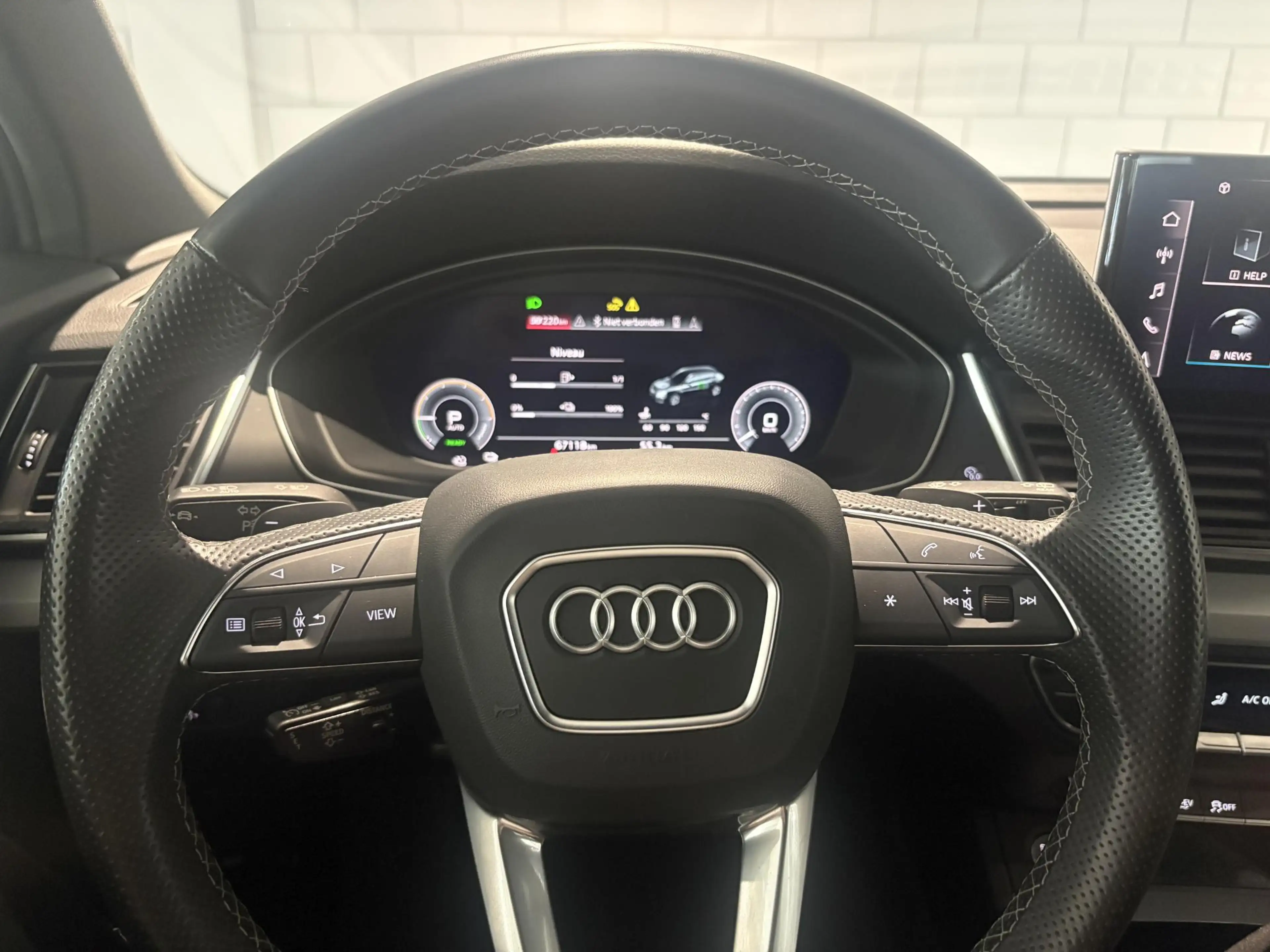 Audi Q5 50 TFSI e Pro Line — photo 13