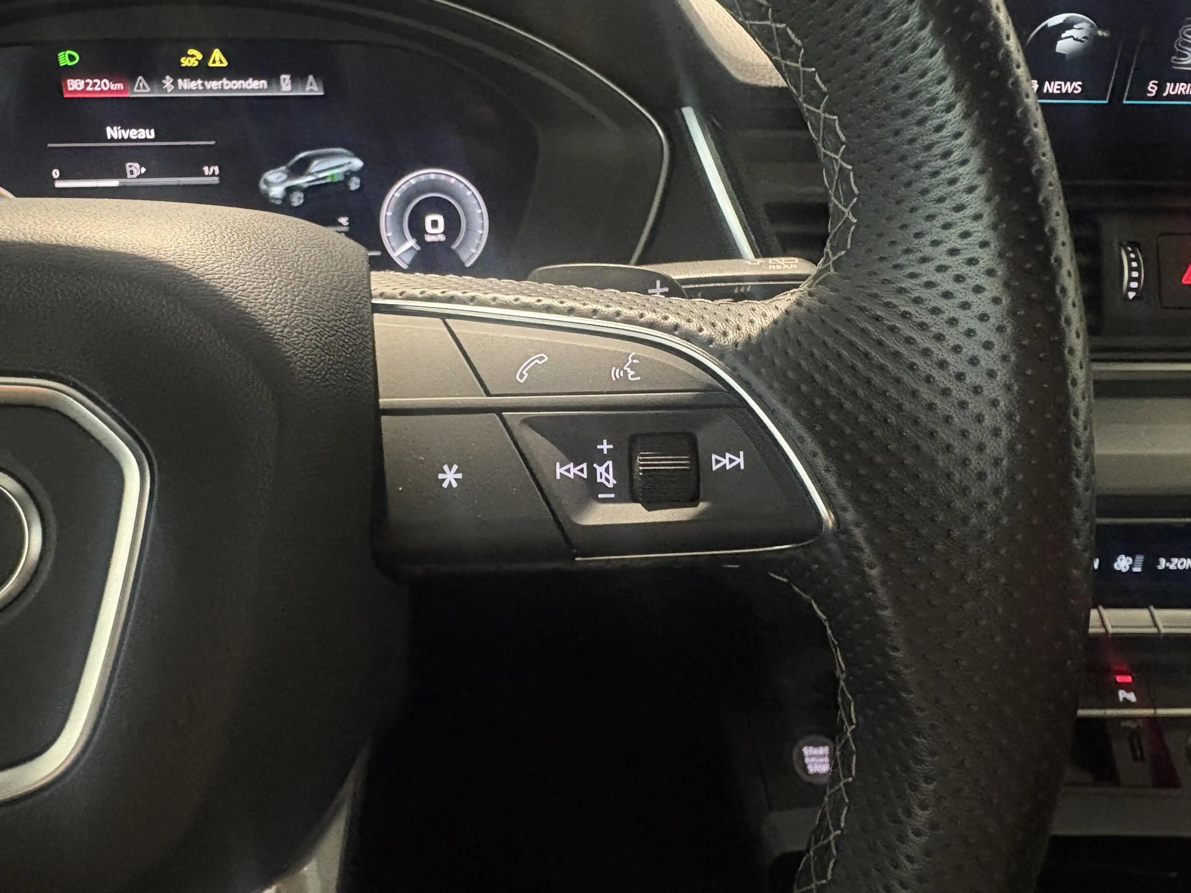 Audi Q5 50 TFSI e Pro Line — photo 14