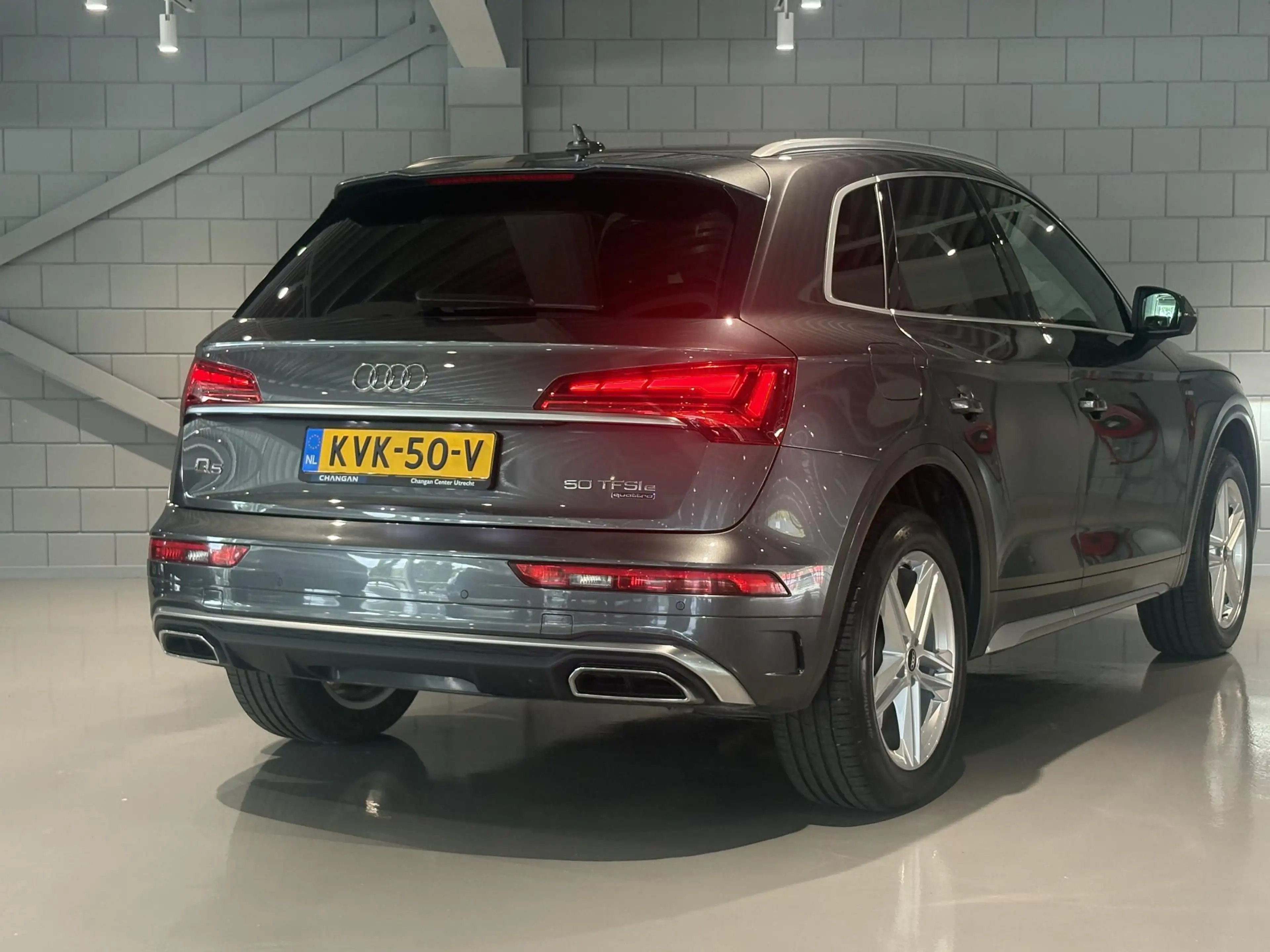 Audi Q5 50 TFSI e Pro Line — photo 4