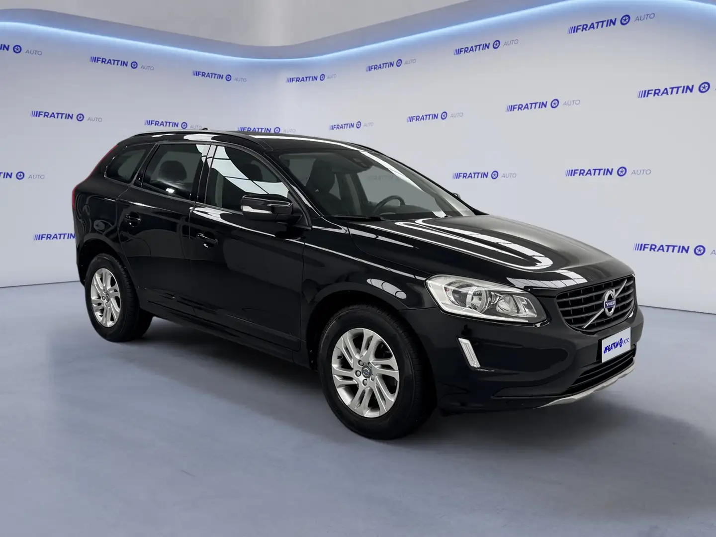 Volvo XC60 D3 Geartronic Kinetic Nero - 2