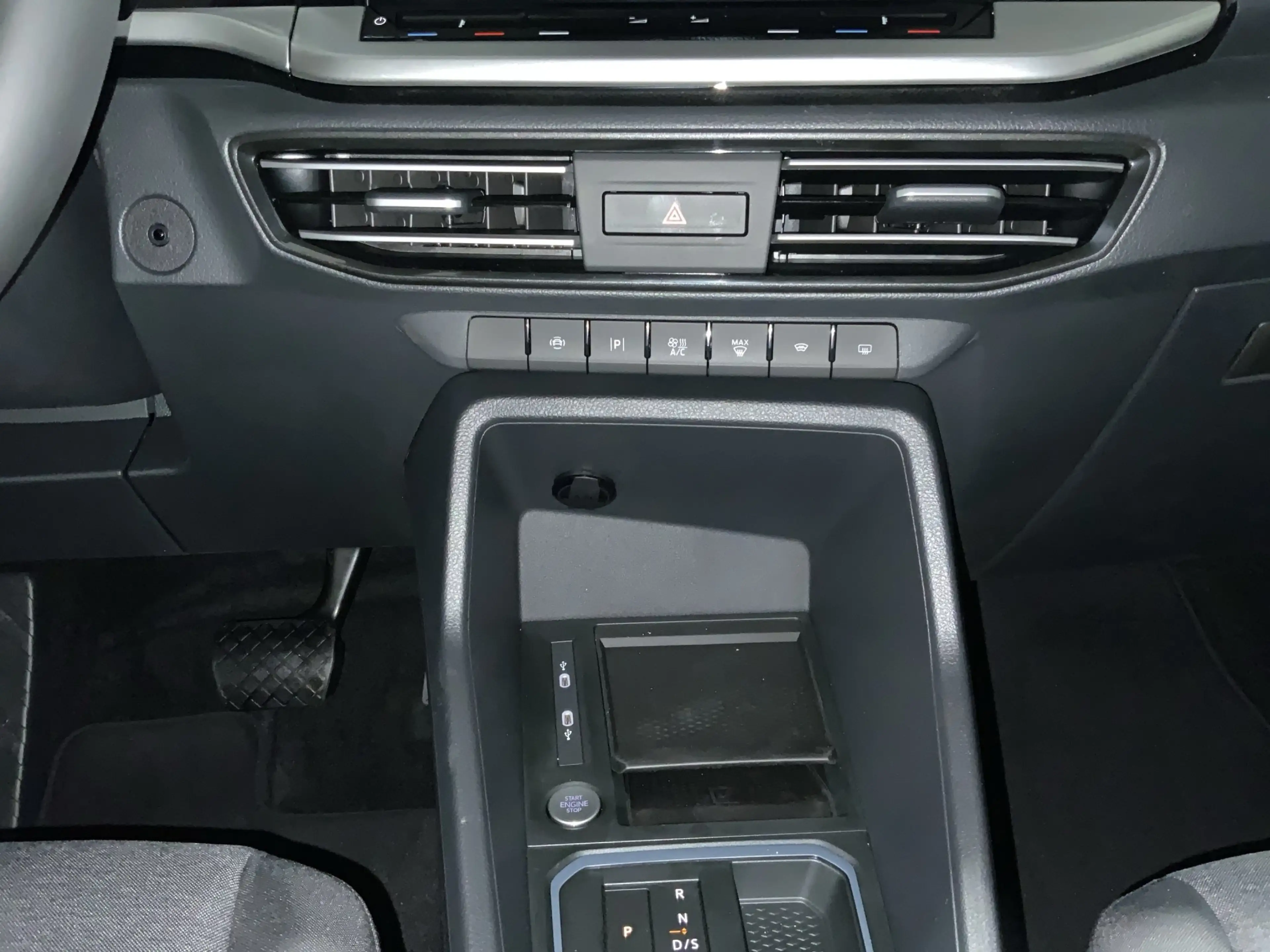Ford Grand Tourneo Connect L2 Active 2.0 EcoBlue 90kW Automatik Hot D — photo 14