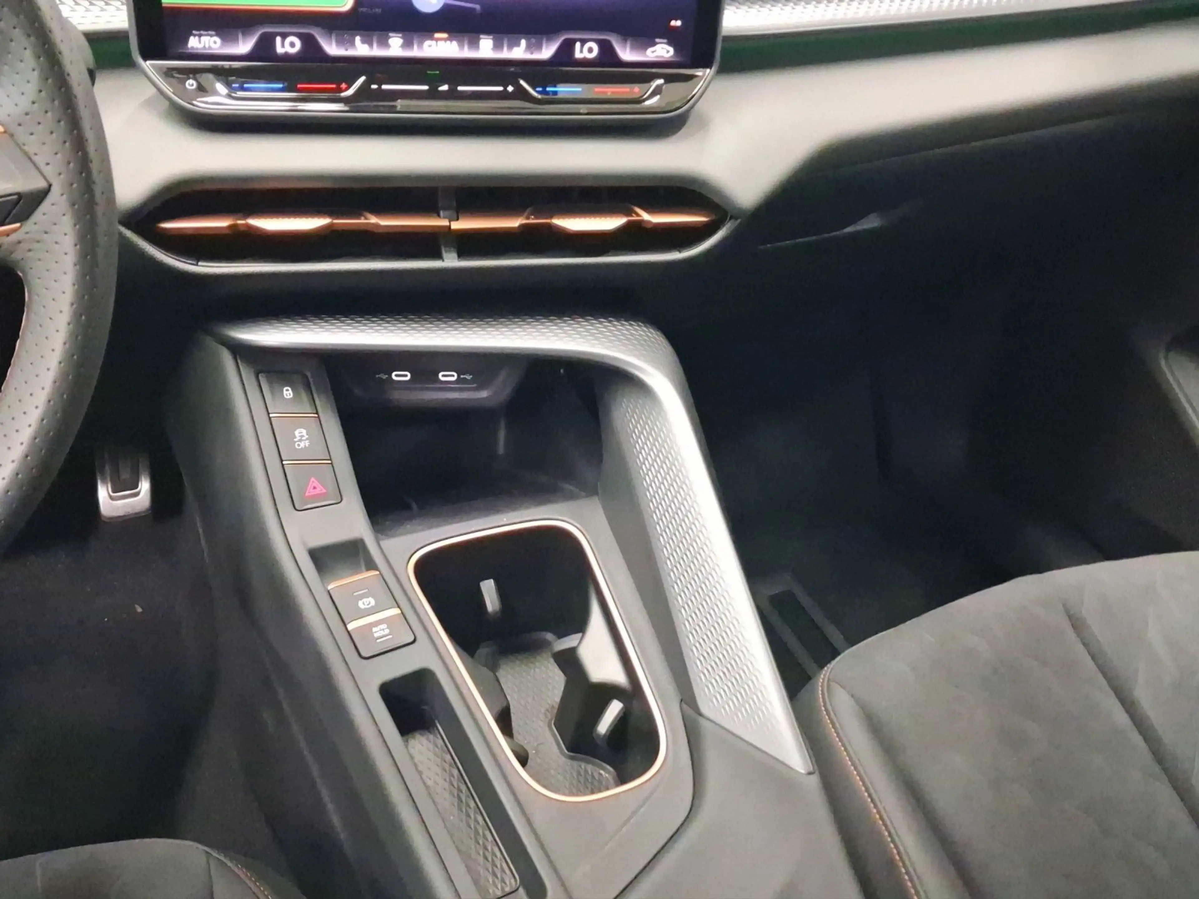 CUPRA Terramar 1.5 eTSI HEAD-UP 360° eSITZE NAVI — photo 11
