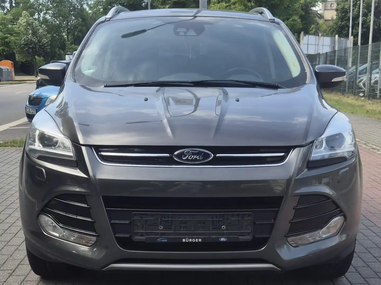 Ford Kuga Titanium Grau - 1