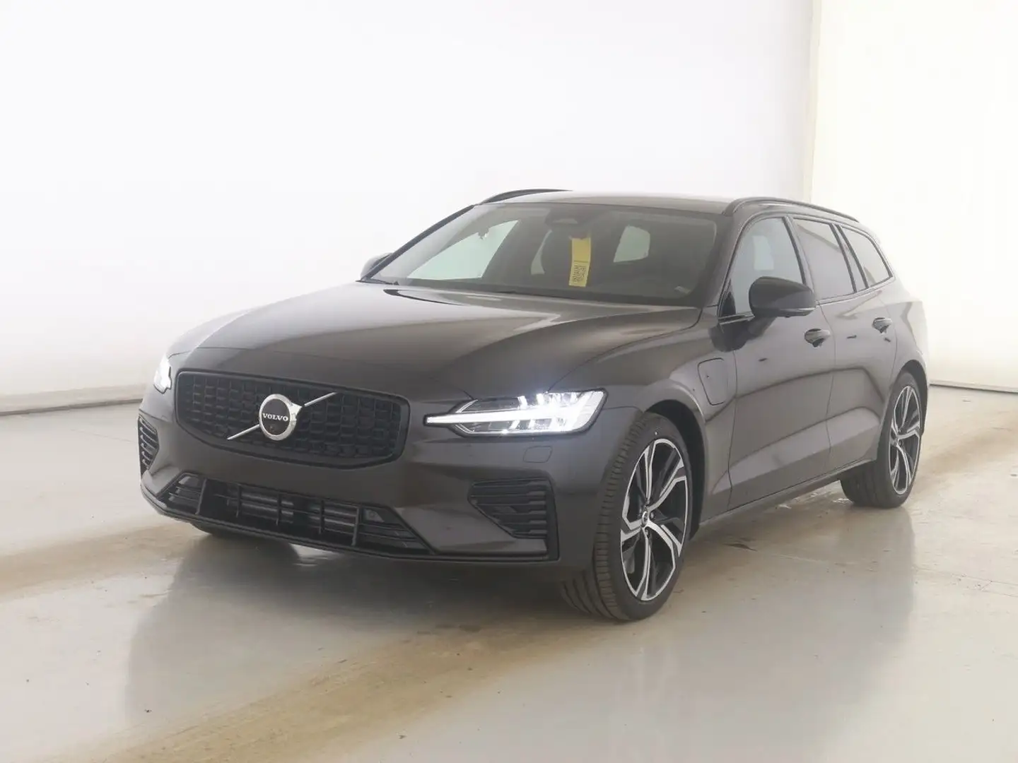 Volvo V60 T6 Plus Dark Recharge Plug-In Hybrid AWD Grau - 1
