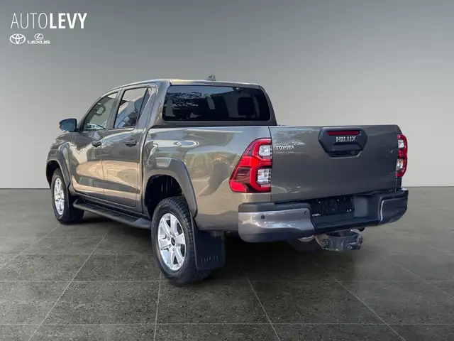 Toyota Hilux view 4