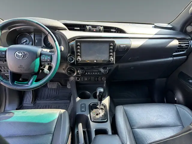 Toyota Hilux view 11