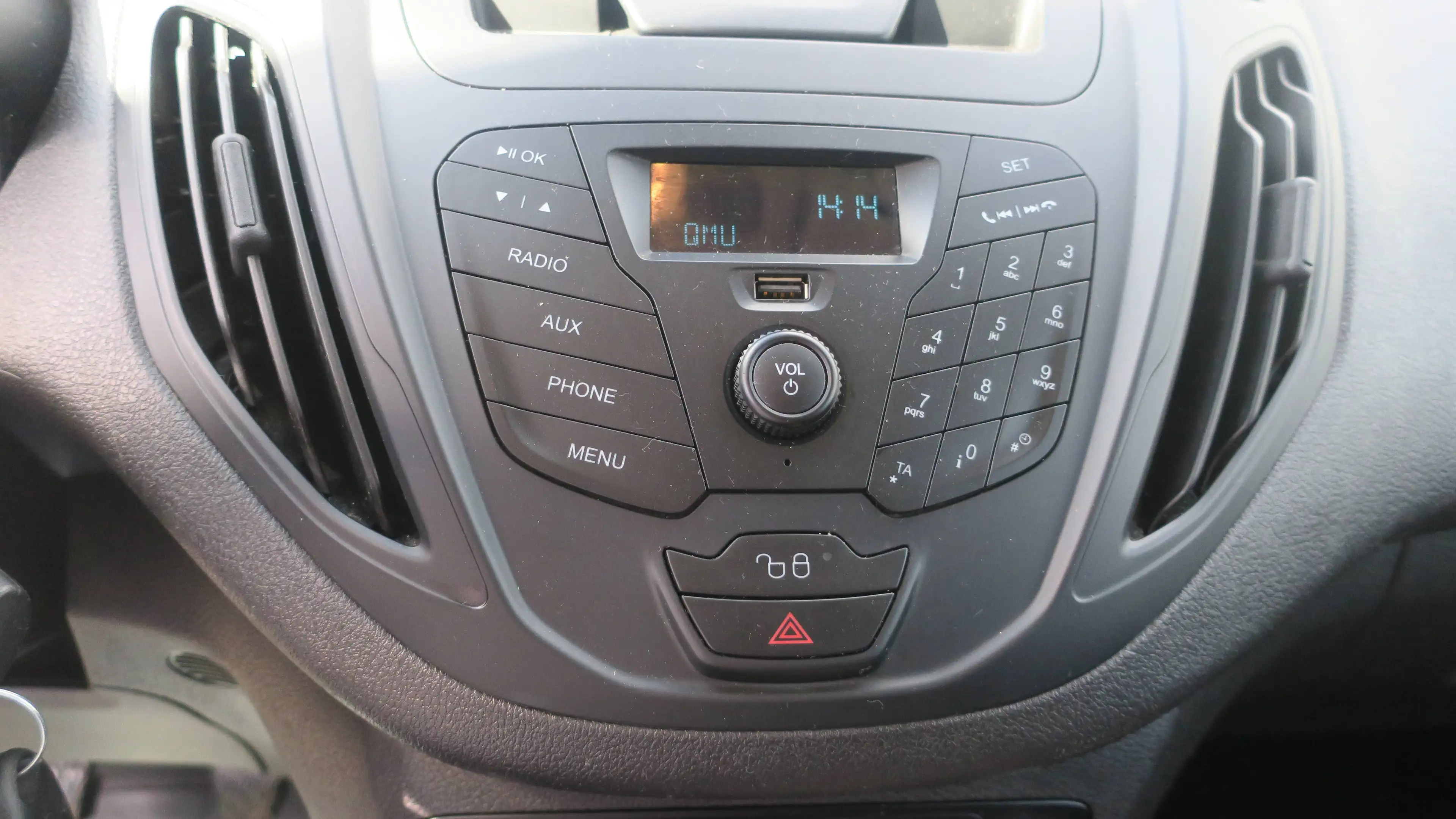Ford Transit Courier 1.5 TDCi Ambiente (EU6.2) "Netto 8000euro" — photo 12