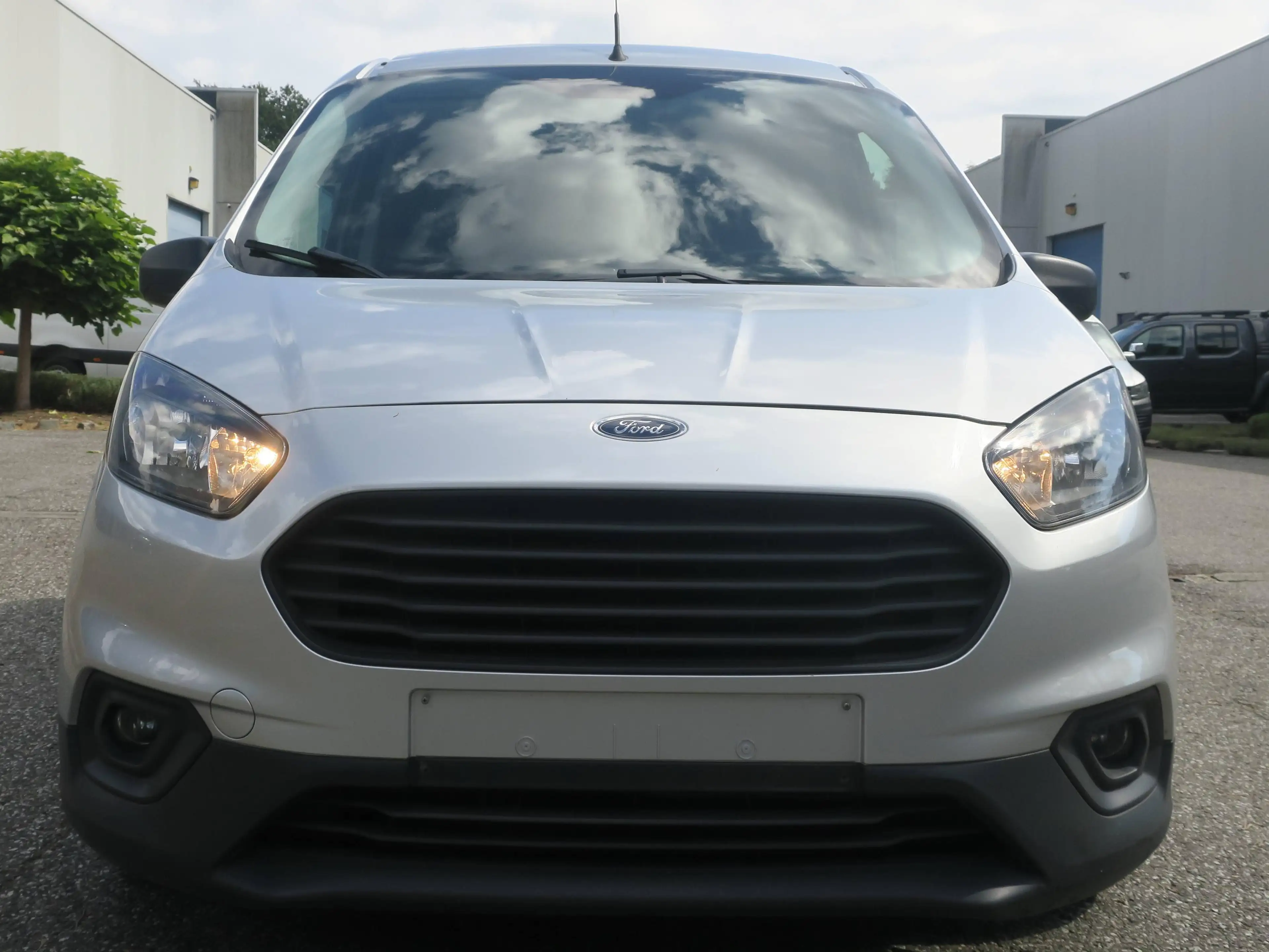Ford Transit Courier 1.5 TDCi Ambiente (EU6.2) "Netto 8000euro" — photo 5