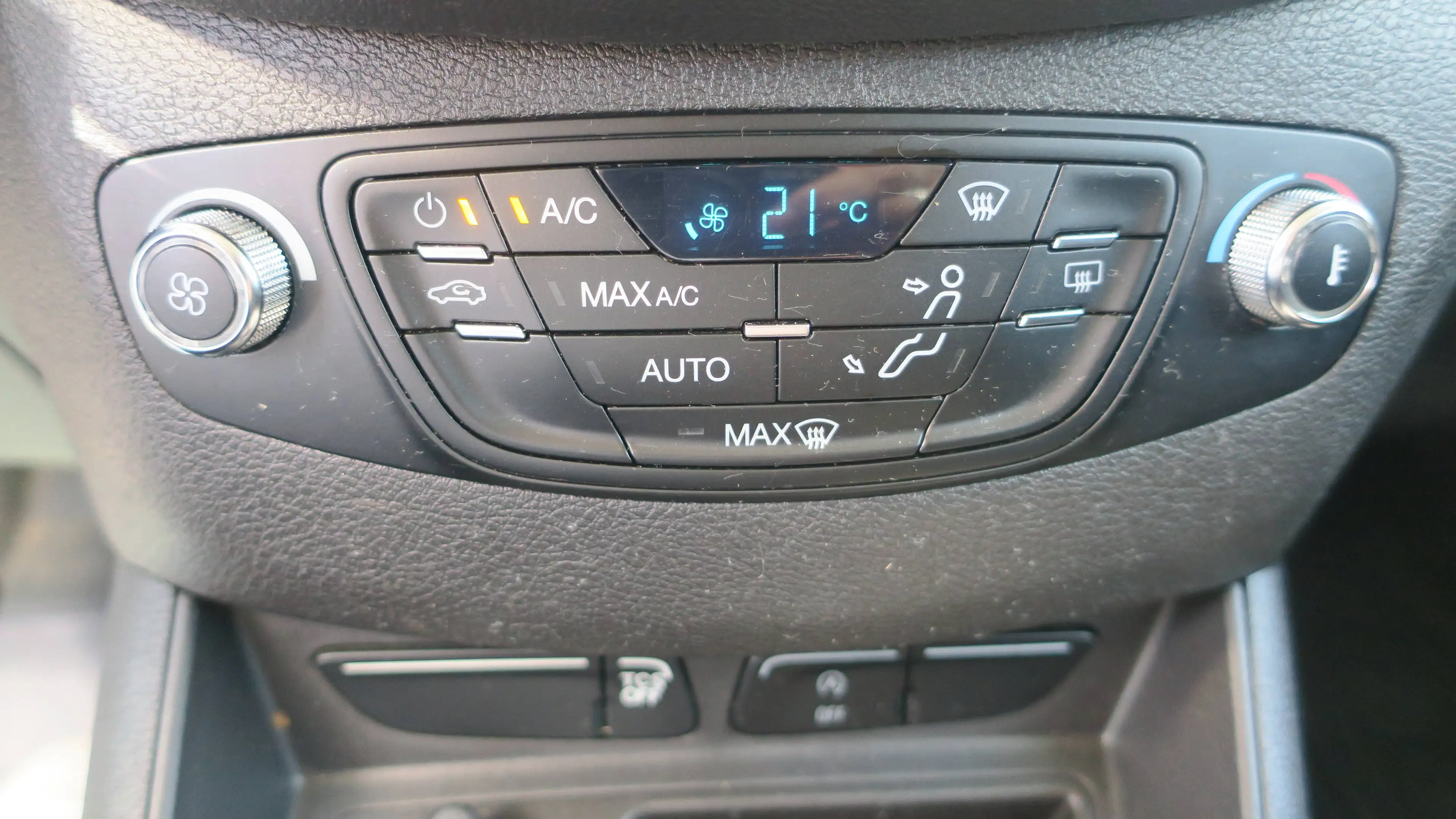 Ford Transit Courier 1.5 TDCi Ambiente (EU6.2) "Netto 8000euro" — photo 13