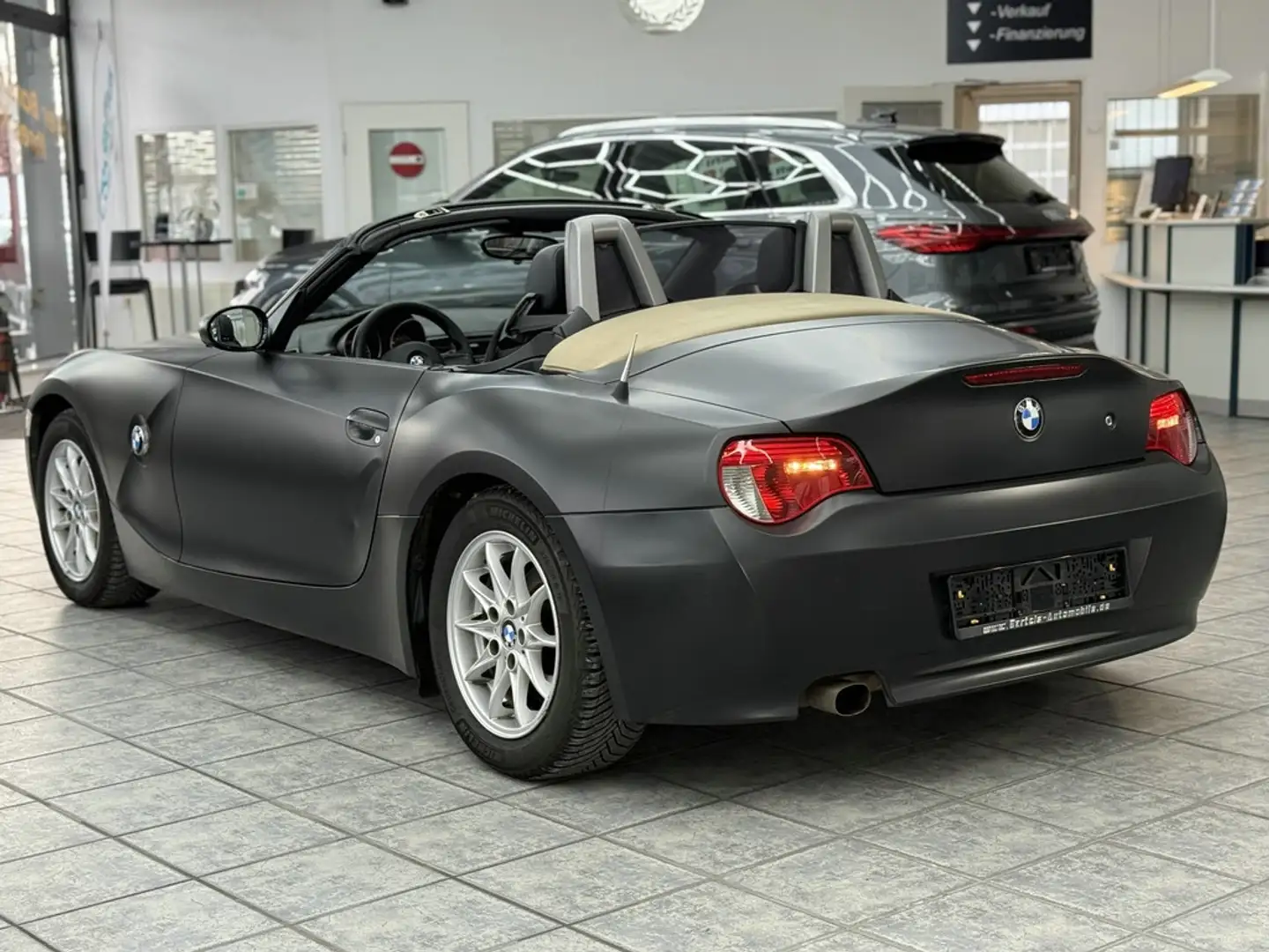 BMW Z4 Roadster 2.0i, Leder, Sitzheiz., Windschott Schwarz - 2