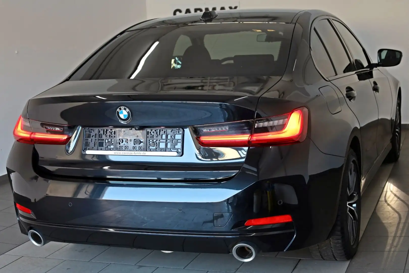 BMW 320 Lim 320i xDrive ,Head-Up, Navi,LED,SH,Teilleder Noir - 2