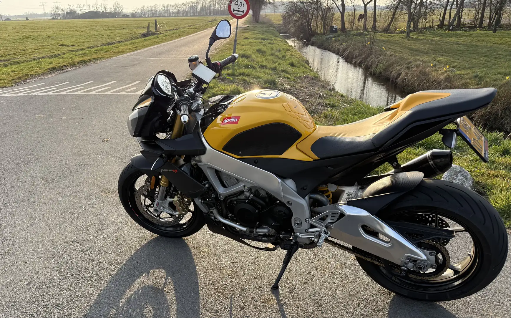 Aprilia Tuono APRC (gereviseerd) Galben - 2